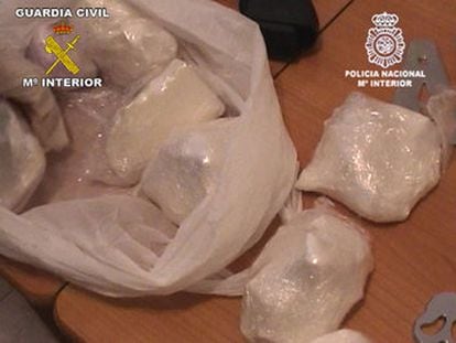 Imagen de archivo de sustancias para la elaboración de drogas incautadas por la Guardia Civil.