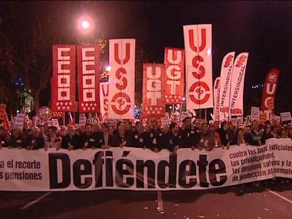 Miles de personas claman en 55 ciudades contra el ‘pensionazo’ de Rajoy