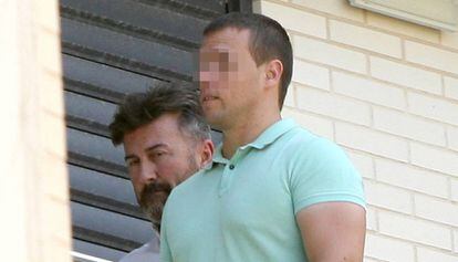 El exalcalde de L'Ametlla de Mar, Andreu Martí, tras ser detenido.