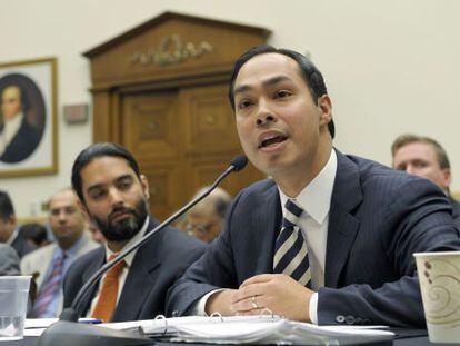 El Alcalde de San Antonio, Julián Castro, durante una de sus intervenciones en la audiencia sobre la reforma de inmigración.