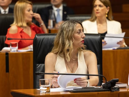 La presidenta del PP de Extremadura, María Guardiola, durante la constitución de la Asamblea de Extremadura.