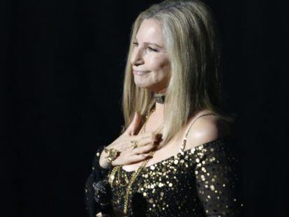 Barbra Streisand, durante una actuaci&oacute;n.