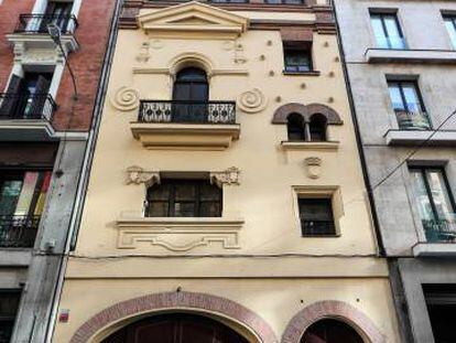 Edificio situado en el n&uacute;mero 7 de la calle de Cedaceros.