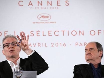 El delegado general del Festival de Cannes, Thierry Fremaux (izquierda), y el presidente del certamen, Pierre Lescure, en la rueda de prensa en París en la que han dado a conocer la sección oficial.