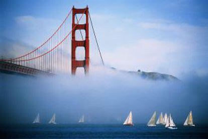 El puente Golden Gate (cuya construcción finalizaó en 1937), en San Francisco.
