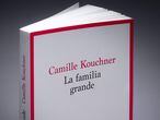 This picture shows the book "La familia grande" written by Camille Kouchner, pictured on January 5, 2021, in Paris. - Accused of incest on one of his step-sons in this book to be published on January 7, 2021, renowned French political scientist Olivier Duhamel announced on January 4, he would end all of his functions, including that of president of the National Political Science Foundation (FNSP). (Photo by JOEL SAGET / AFP)