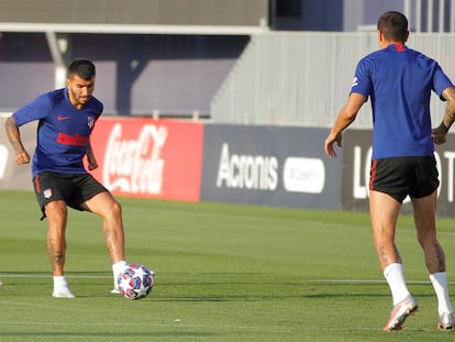 Ángel Correa, durante un entrenamiento del Atlético preparando la Champions.