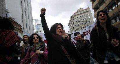 Protesta ayer en Lisboa por el recorte en los presupuestos de educación.