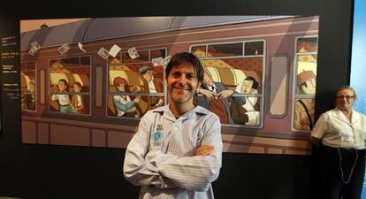 Paco Roca, ayer, en la exposición retrospectiva de su obra que se ha inaugurado en el Muvim.