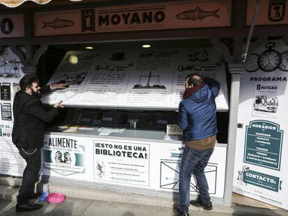 Inauguración de La 1 de Moyano, la caseta que va a dinamizar la cuesta bibliófila de Madrid.