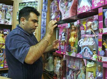 La muñeca Barbie en una tienda en Irán.