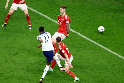 Marcus Rashford marca el tercer gol de Inglaterra.
REUTERS/Marko Djurica