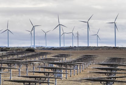 Planta solar y eólica en Albacete