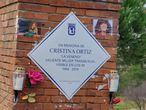 Placa repuesta en homenaje a Cristina Ortiz “La veneno” en el Parque del Oeste de Madrid
