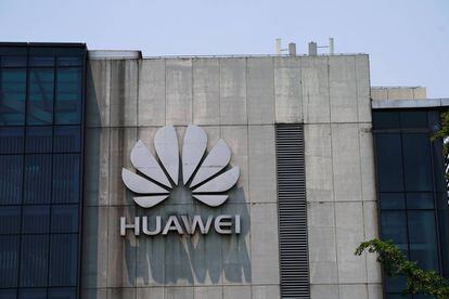Huawei sigue sufriendo consecuencias tras el veto iniciado por Google.