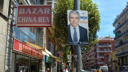 Badalona, carrer d'Alfons XIII, el Rei que va portar la República. Fins ara eren els polítics els que semblava que parlaven en xinès. Cada vegada més, ho faran realment els votants.