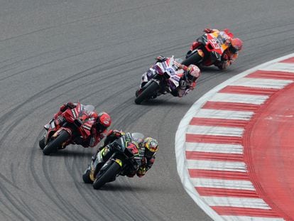 Marco Bezzecchi, Francesco Bagnaia, Jorge Martín y Marc Márquez, durante el Gran Premio de India.