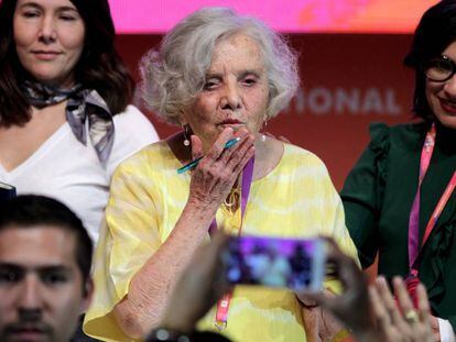 Elena Poniatowska en la FIL.