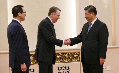 El presidente chino, Xi Jinping, recibe a los altos cargos de la delegación estadounidense.