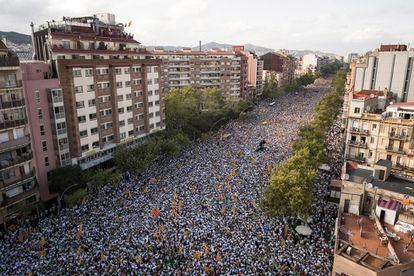 Vista panorámica de la avenida Meridana de Barcelona durante la manifestación de la Diada.
