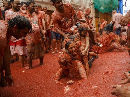 Participantes en la Tomatina de Buñol.