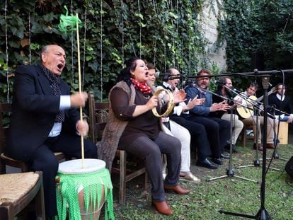 Grupo gaditano cantando villancicos en Jerez de la Frontera.