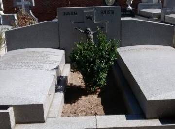 Tumba de la familia Batista en el cementerio de San Isidro, en Madrid.