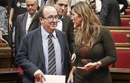 Miquel Iceta, secretario de los Socialistes, con Alicia Sánchez Cámacho, líder del PP catalán.