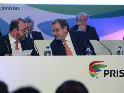 José Luis Sainz y Juan Luis Cebrián, en la junta de accionistas de PRISA, celebrada ayer.