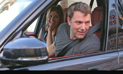 El actor Ben Affleck y la modelo Shauna Sexton en Los Angeles.