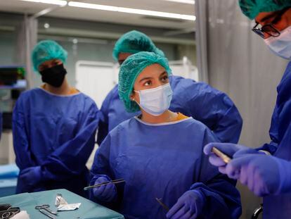 Prácticas de Medicina en la Universitat Internacional de Catalunya en 2021.