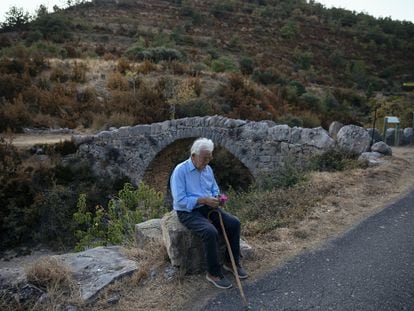 Un hombre en Sarsa de Surta, Huesca.
