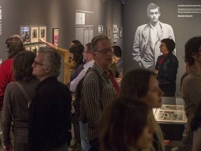 Las salas de la exposición de Kubrick estuvieron llenas de gente en el día de puertas abiertas del CCCB.