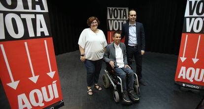 Los ediles Pablo Soto, Jos&eacute; Manuel Calvo e Yolanda Rodr&iacute;guez presentan la votaci&oacute;n sobre la remodelaci&oacute;n de once plazas de Madrid. 