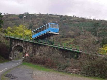 El funicular de Larreineta sube hasta los antiguos yacimientos mineros.