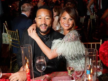 John Legend y Chrissy Teigen asisten a una gala benéfica en Nueva York el pasado 26 de abril de 2022.