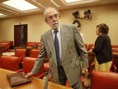 Fernando Valdés Dal-Ré, antes de su comparecencia en la Comisión de Nombramientos del Congreso en julio de 2012.