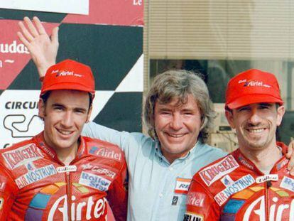 &Aacute;ngel festeja en 1996 la primera victoria de Gelete con el Aspar Team.