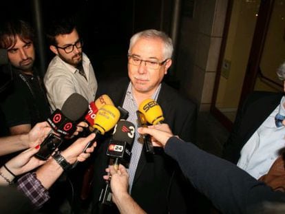 Lluís Miquel Pérez atén els mitjans després de declarar com a imputat.