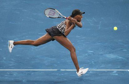 Venus Williams resta una bola en el Masters de Madrid.