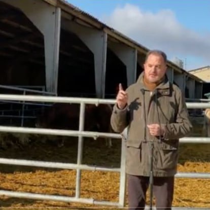 El presidente del PP vasco da un mitin en una granja y ojo a lo que ocurre a la izquierda