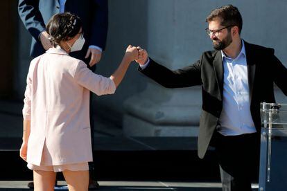 Boric and Vallejo greeted each other this Friday in Santiago at the Cabinet appointment ceremony.