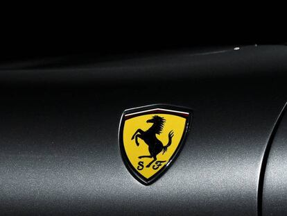 Imagen del logo de la marca de coches de lujo Ferrari.