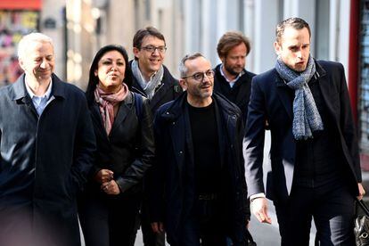 El equipo socialista liderado por Pierre Jouvet (derecha) ha suspendido este viernes las conversaciones con los mélenchonistas
