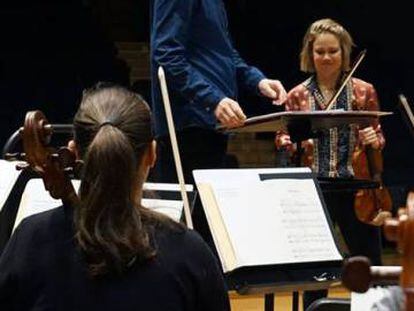 Bjarnason y Josefowicz durante un ensayo.