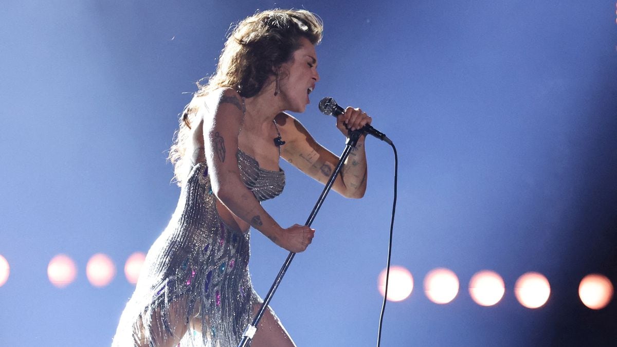 Los ocho grandes momentos de los Grammy 2024: la magia de Joni Mitchell, la frialdad de U2 y el morro de Taylor Swift | Cultura | EL PAÍS