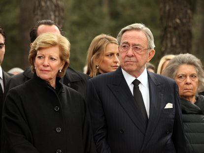 Constantino y Ana María de Grecia, conmemorando el 50º aniversario de la muerte de Pablo I de Grecia, en Atenas, en el año 2014.