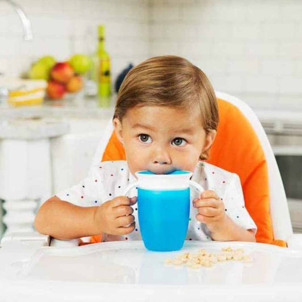 Las mejores tazas y vasos de aprendizaje para bebés ·