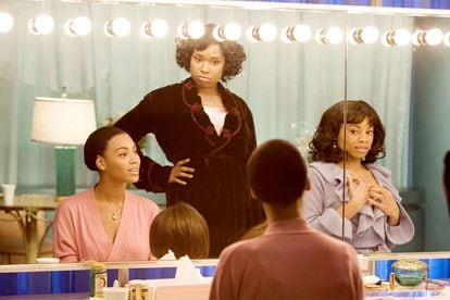 Beyoncé se convierte en una de las integrantes del grupo The Supreme en la película Dreamgirls.