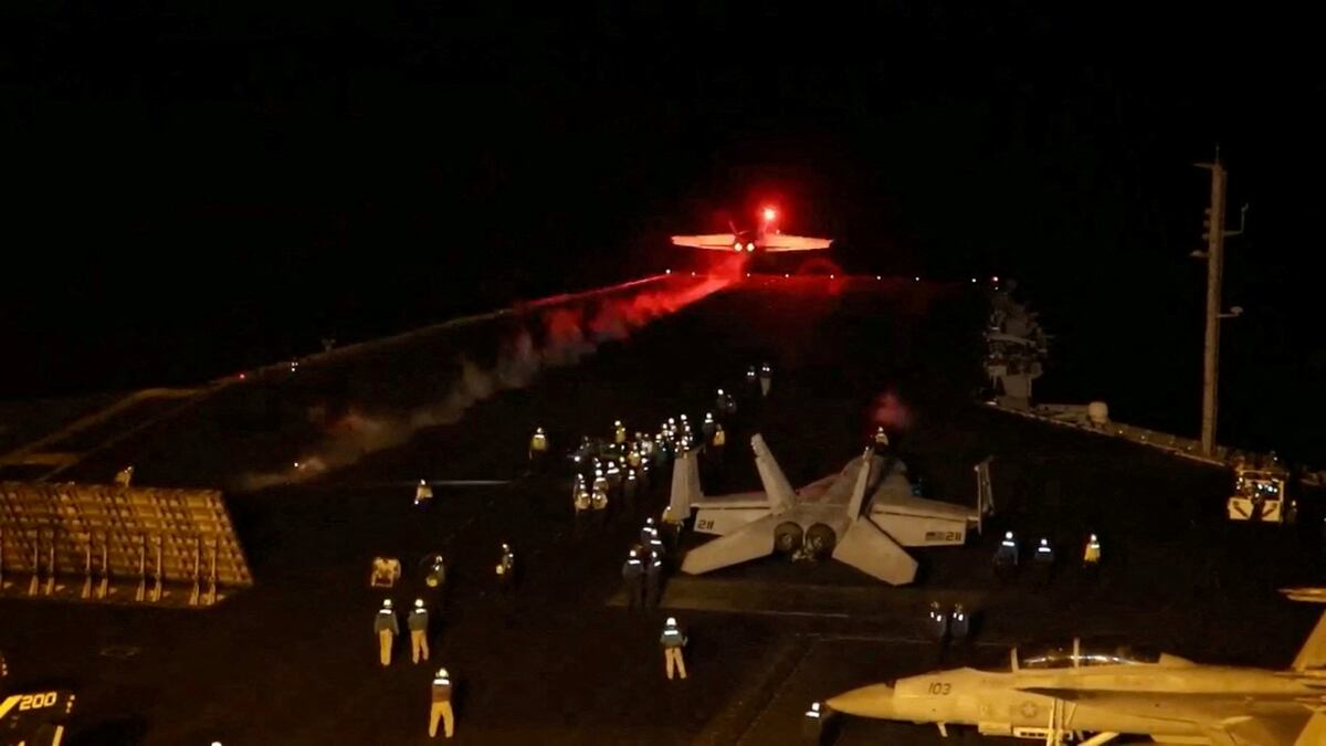 Los ataques contra objetivos de la milicia Huthi en Yemen acercan al mar Rojo al abismo | Internacional
